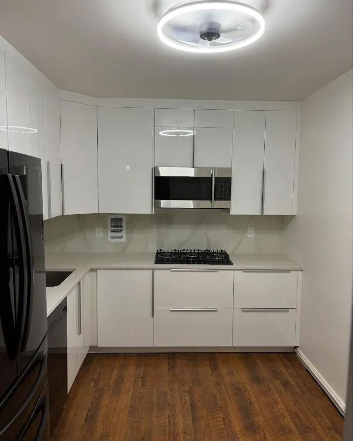 Renovated kitchen with quartz countertops in Hot Springs